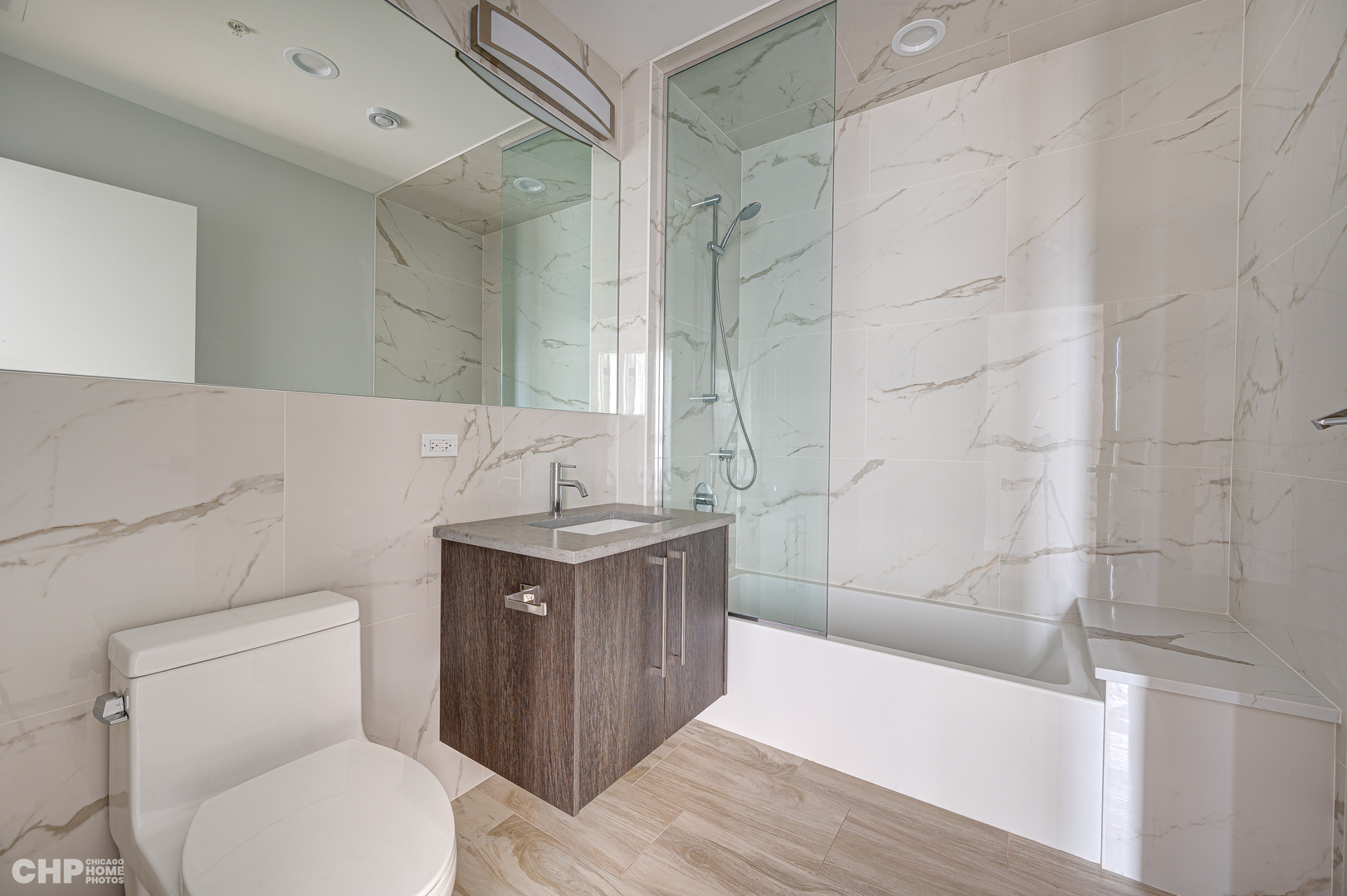 3114 N Ridgeway Avenue Unit: 203