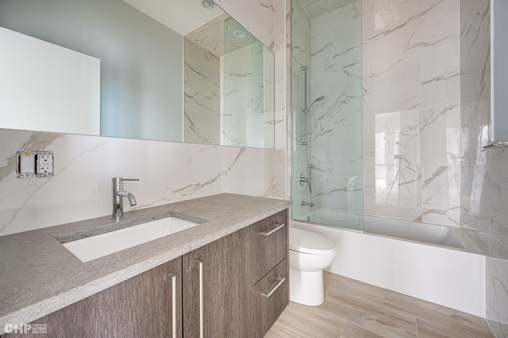 3114 N Ridgeway Avenue Unit: 203