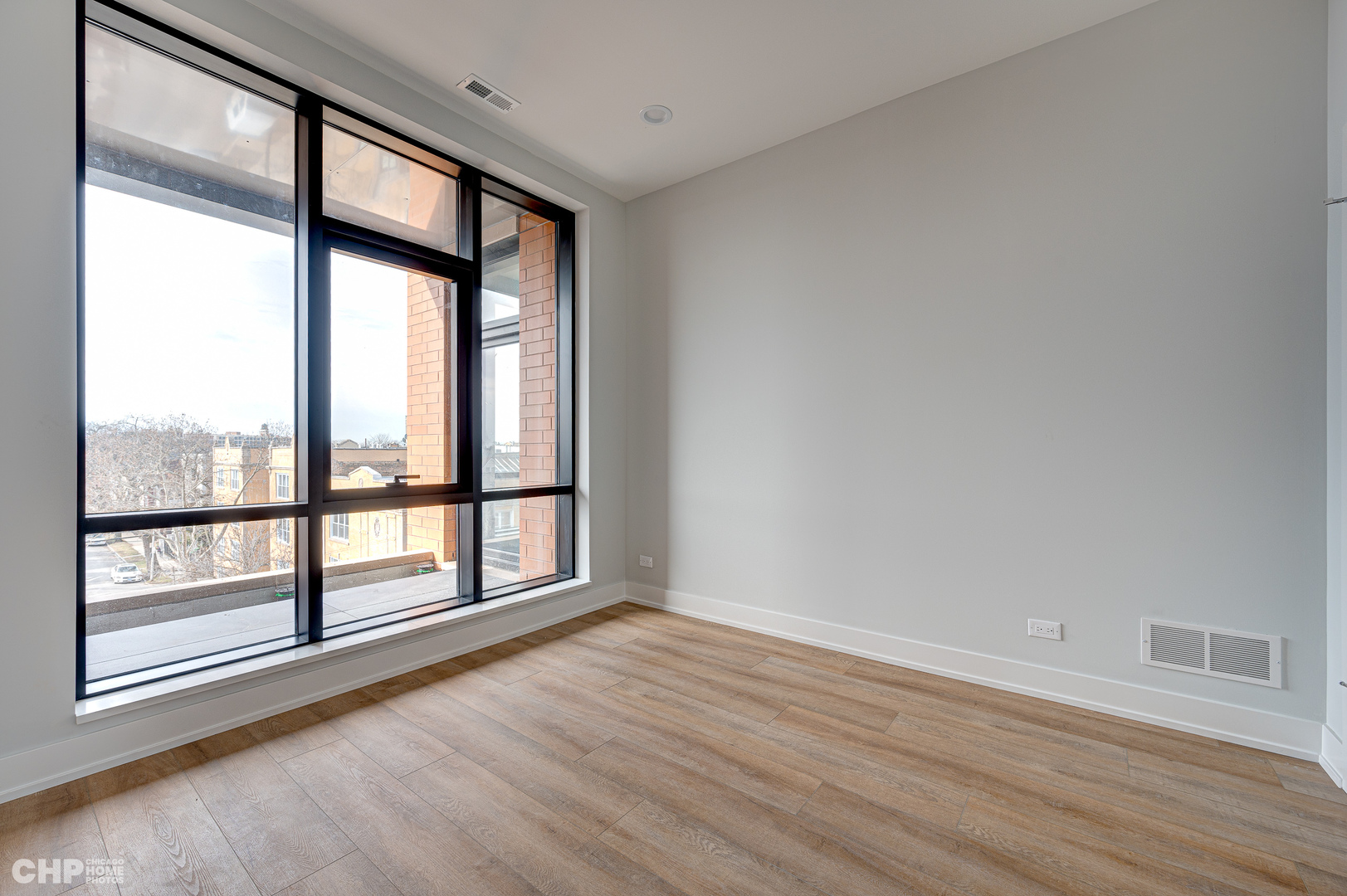 3114 N Ridgeway Avenue Unit: 203