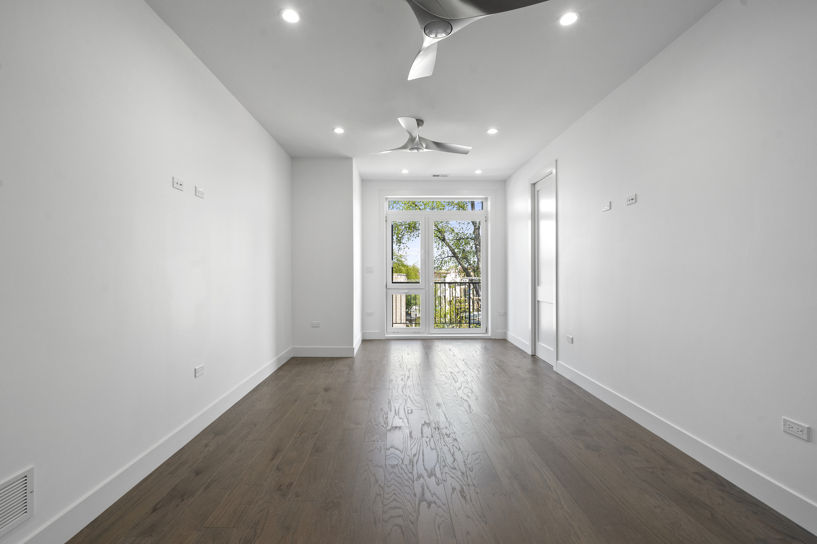 3008 W Belmont Avenue Unit: 2
