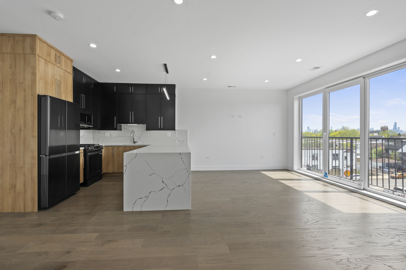 3008 W Belmont Avenue Unit: 2