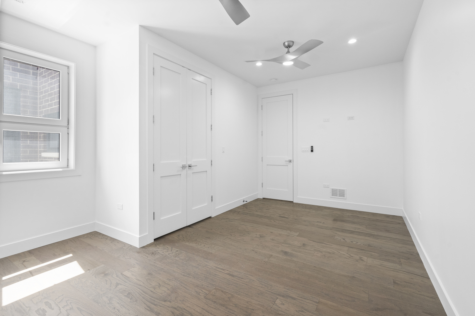 3008 W Belmont Avenue Unit: 2