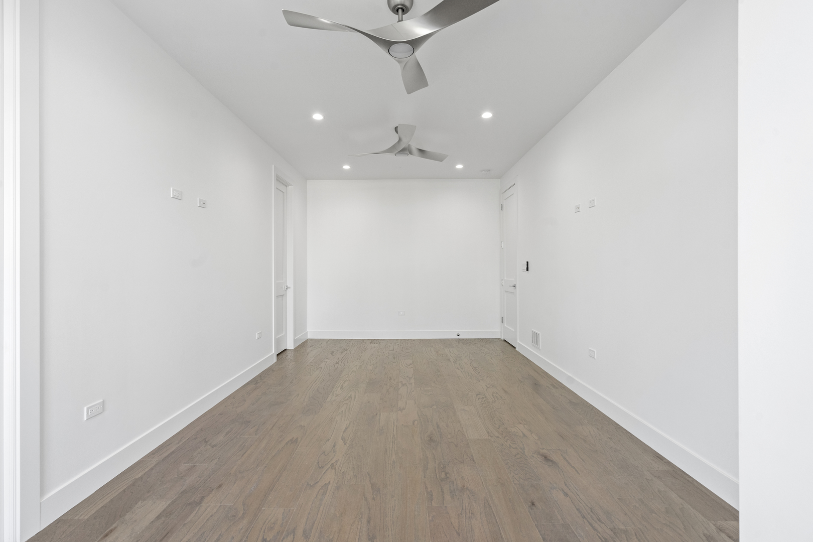 3008 W Belmont Avenue Unit: 2