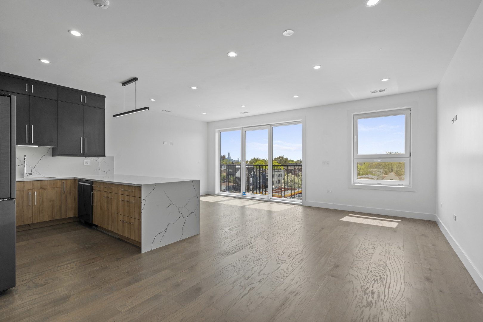 3008 W Belmont Avenue Unit: 2