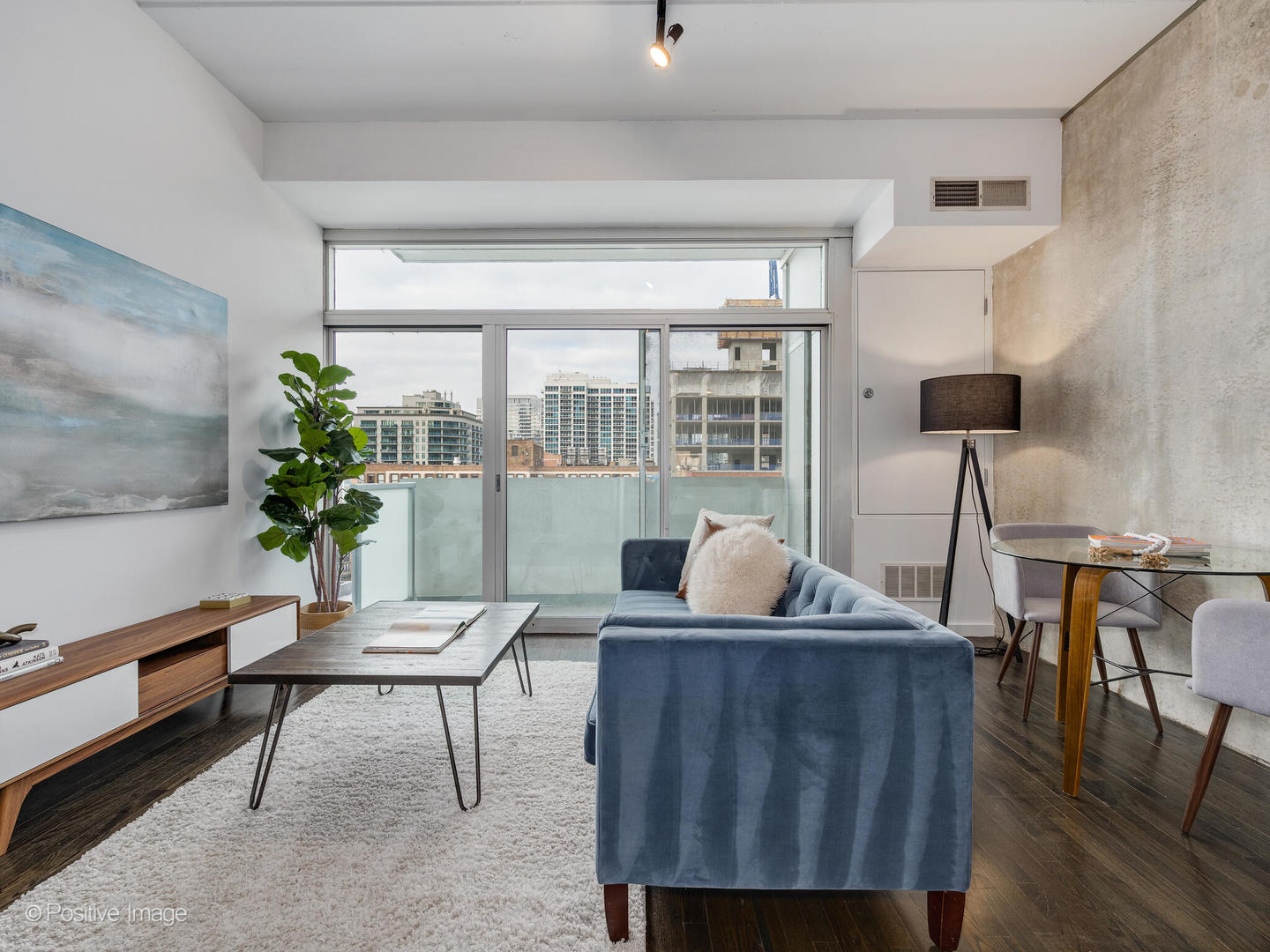 630 N Franklin Street Unit: 817