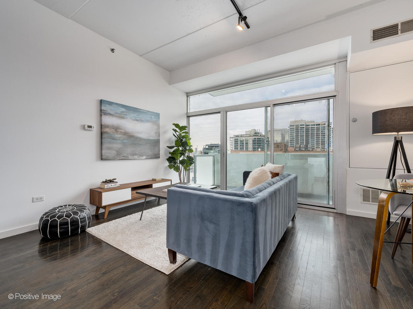 630 N Franklin Street Unit: 817