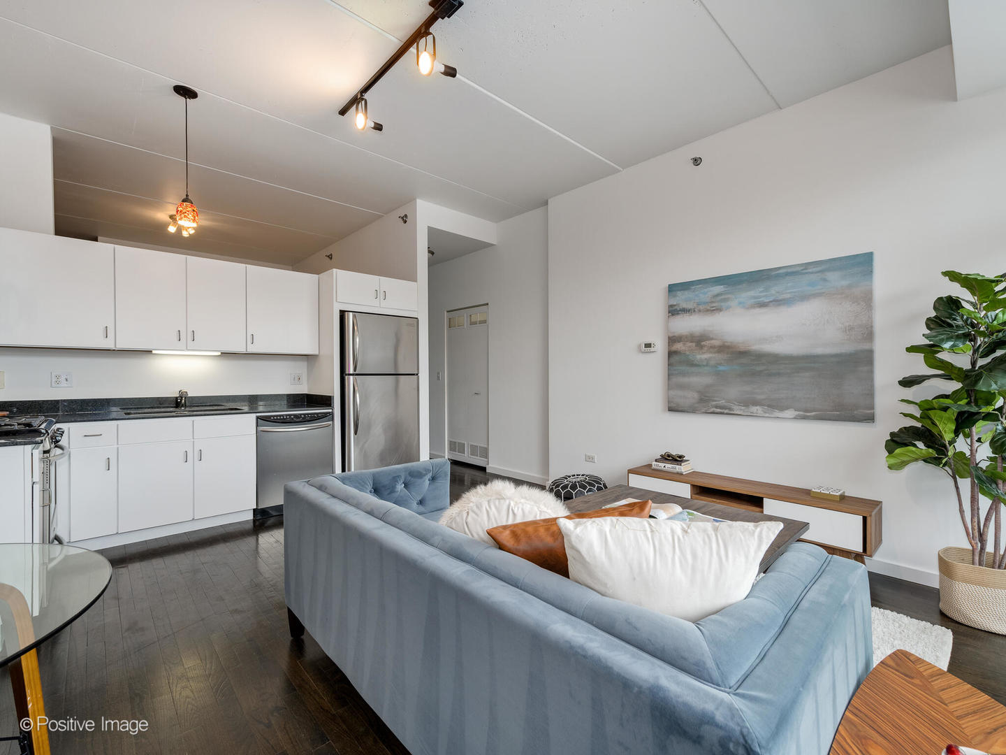 630 N Franklin Street Unit: 817