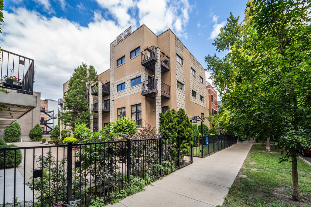 2144 W Schiller Street Unit: F
