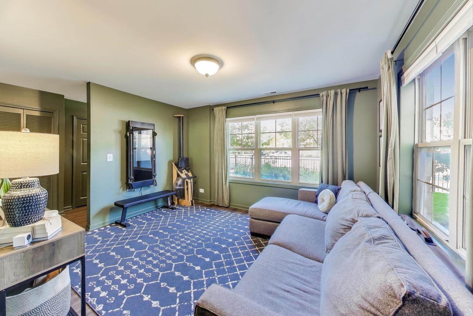 4525 W Irving Park Road