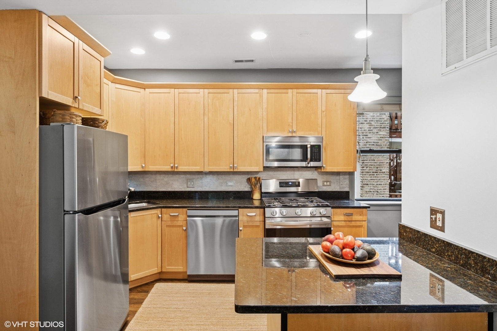 7639 N Greenview Avenue Unit: 1E