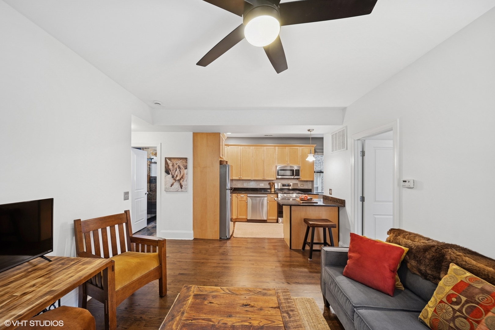 7639 N Greenview Avenue Unit: 1E