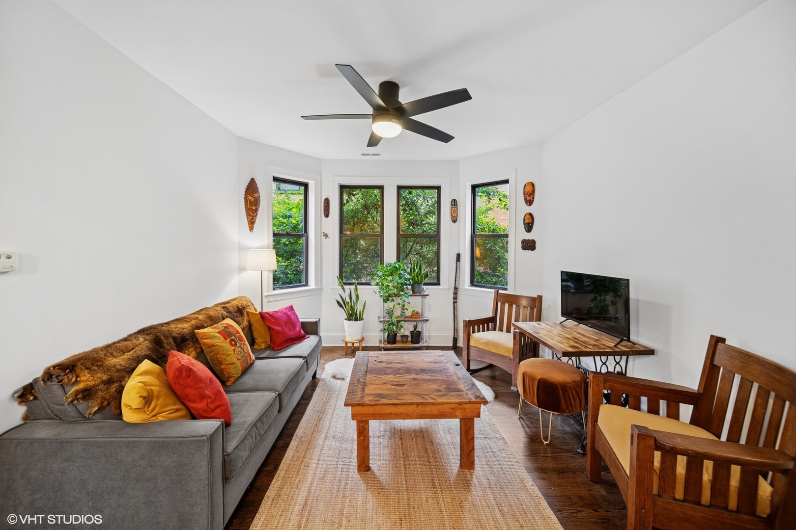 7639 N Greenview Avenue Unit: 1E