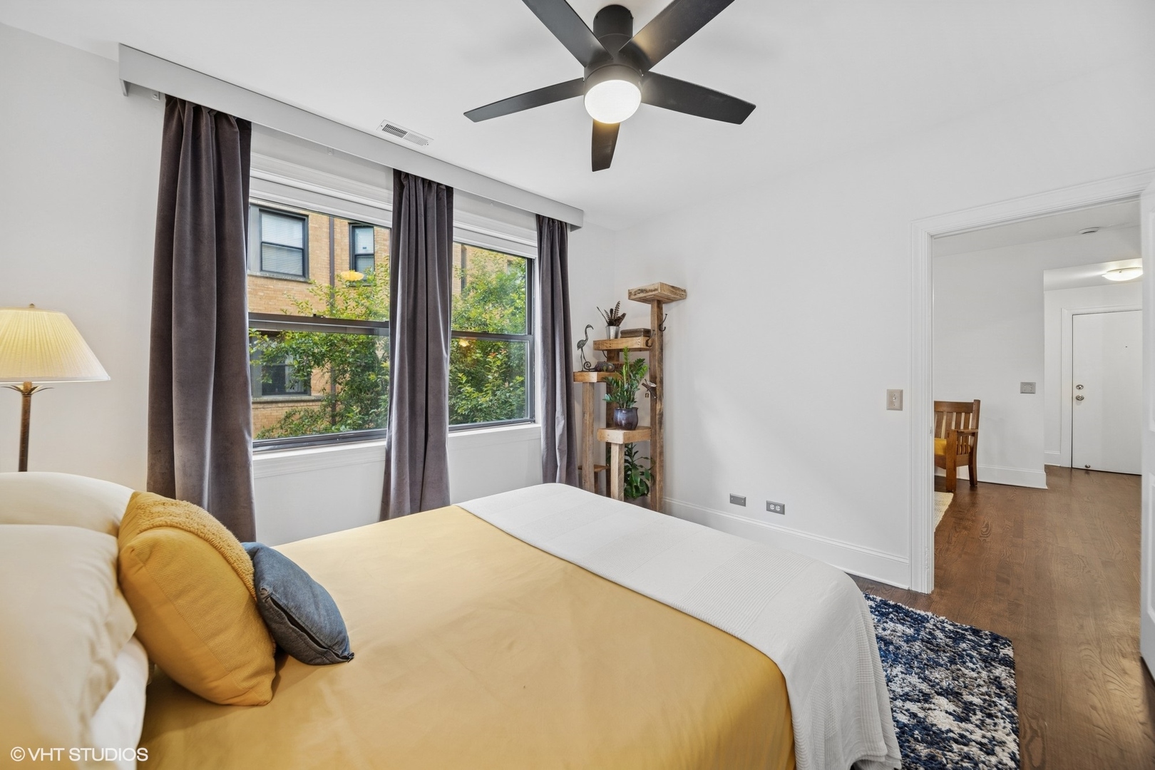 7639 N Greenview Avenue Unit: 1E