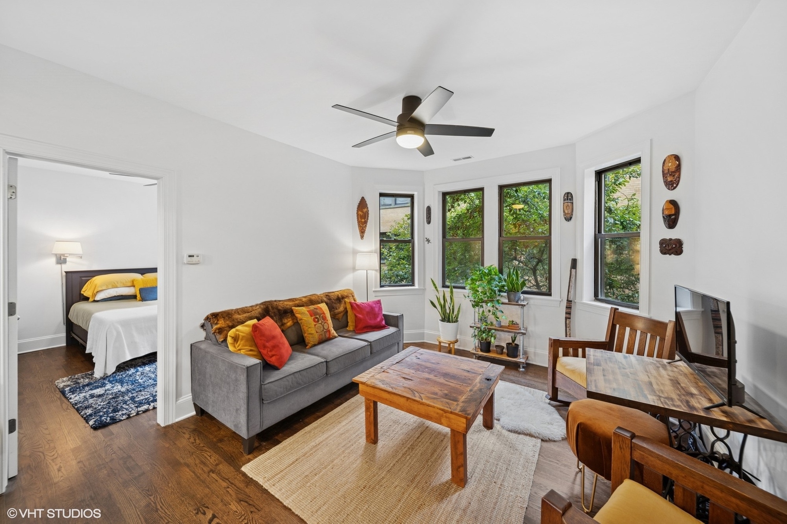 7639 N Greenview Avenue Unit: 1E