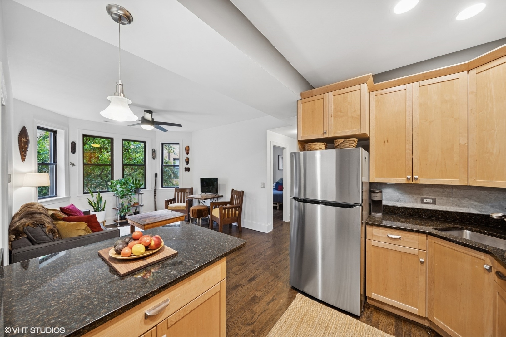 7639 N Greenview Avenue Unit: 1E