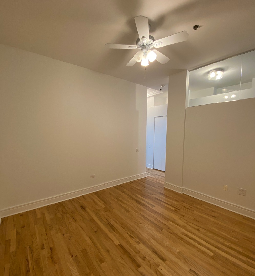 212 W WASHINGTON Street Unit: 910