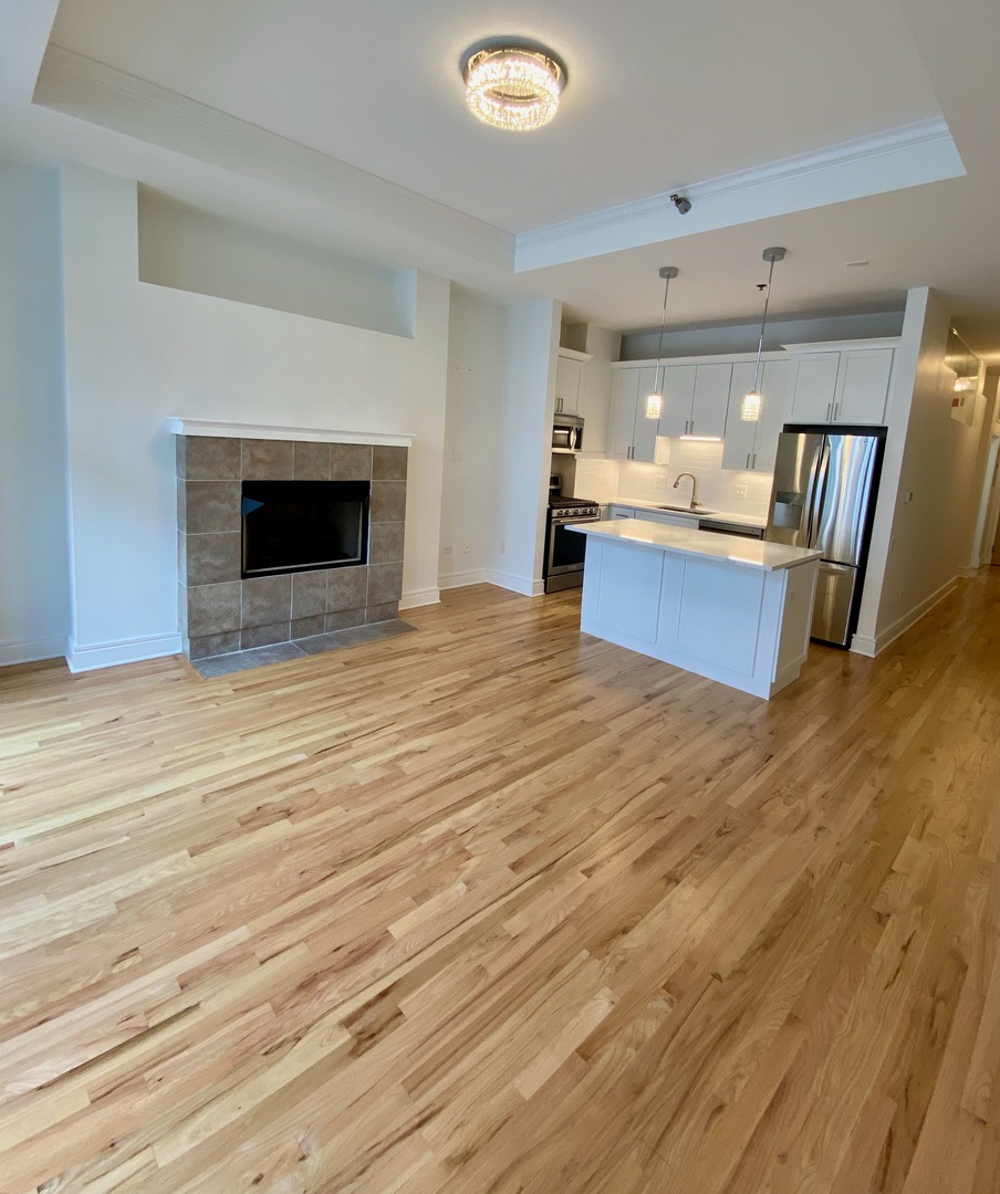 212 W WASHINGTON Street Unit: 910