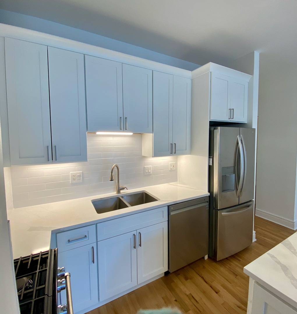 212 W WASHINGTON Street Unit: 910