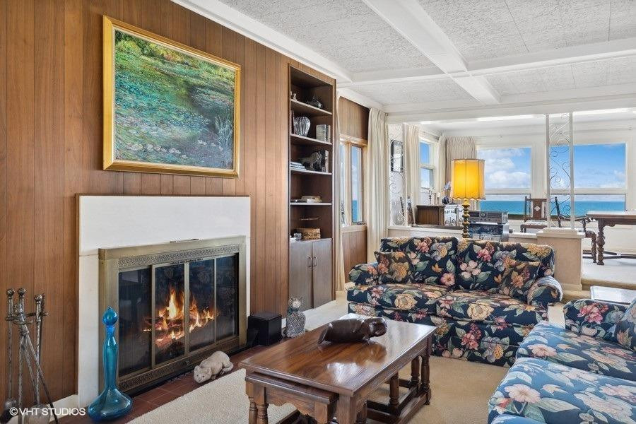 2202 Lake Shore Drive