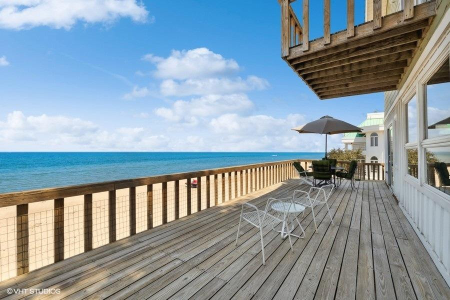 2202 Lake Shore Drive