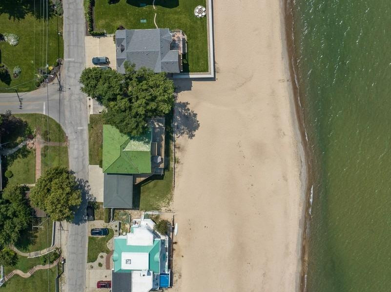 2202 Lake Shore Drive