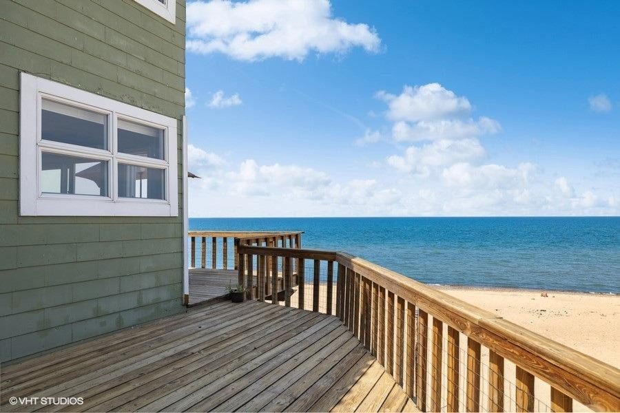2202 Lake Shore Drive