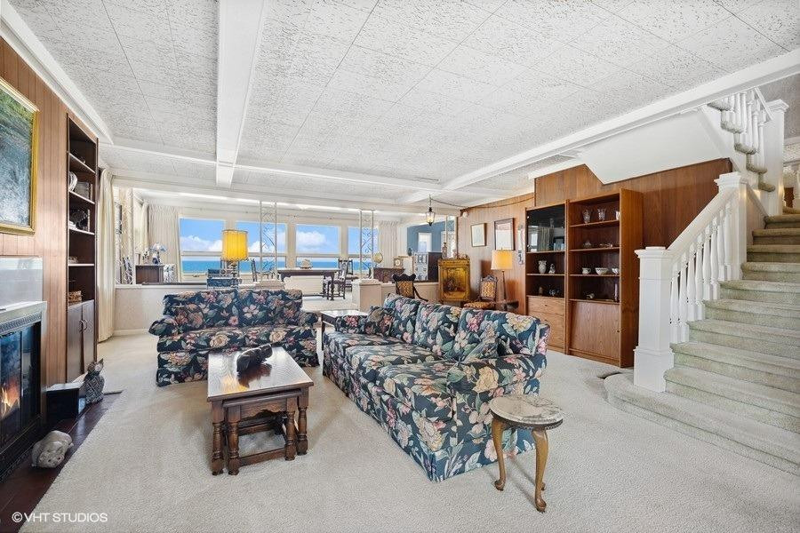 2202 Lake Shore Drive