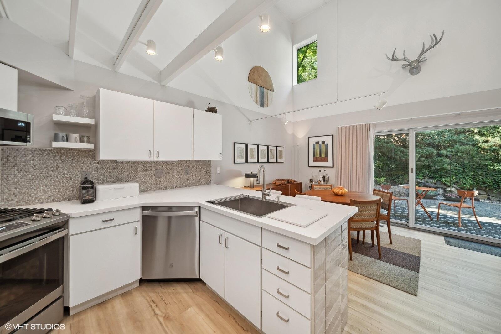 10 Karwick Glen Drive