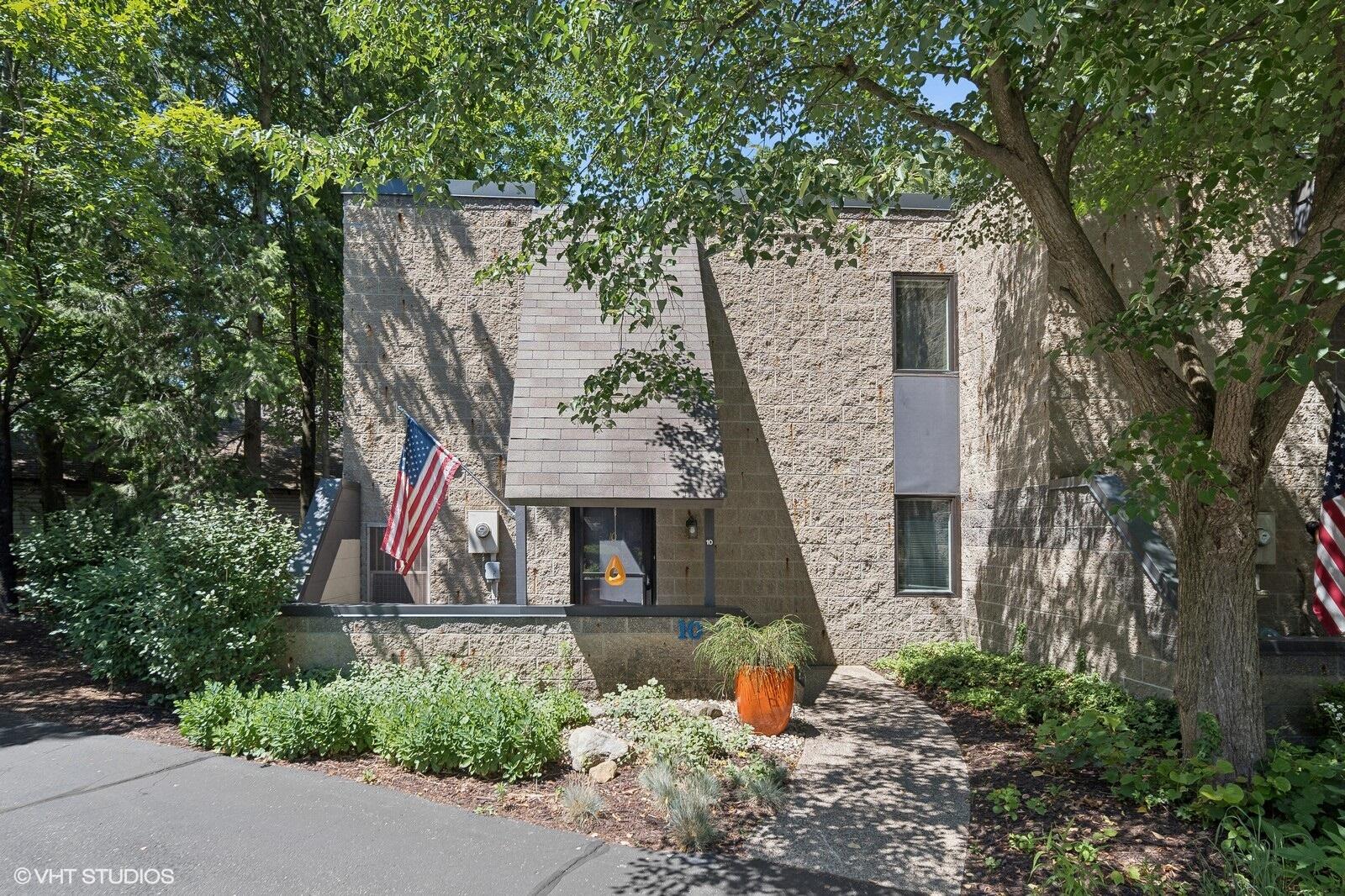10 Karwick Glen Drive