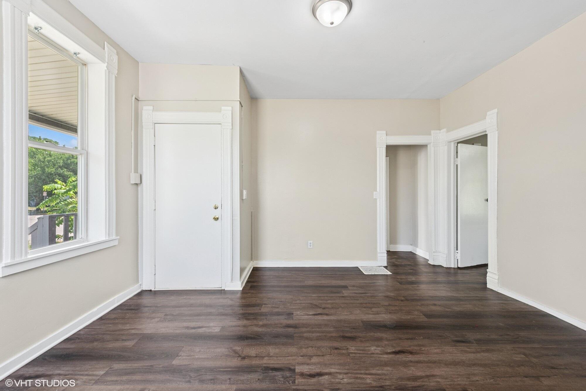 424 E 10th Street