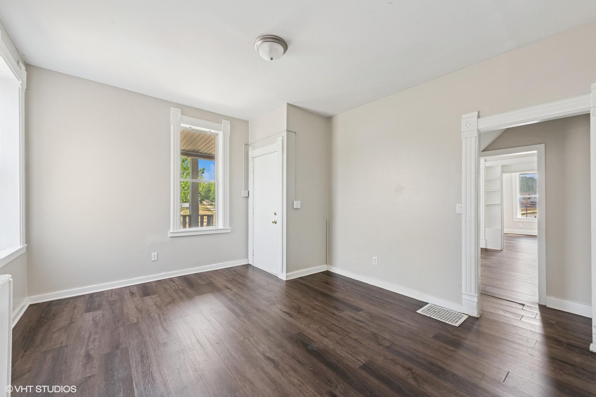 424 E 10th Street