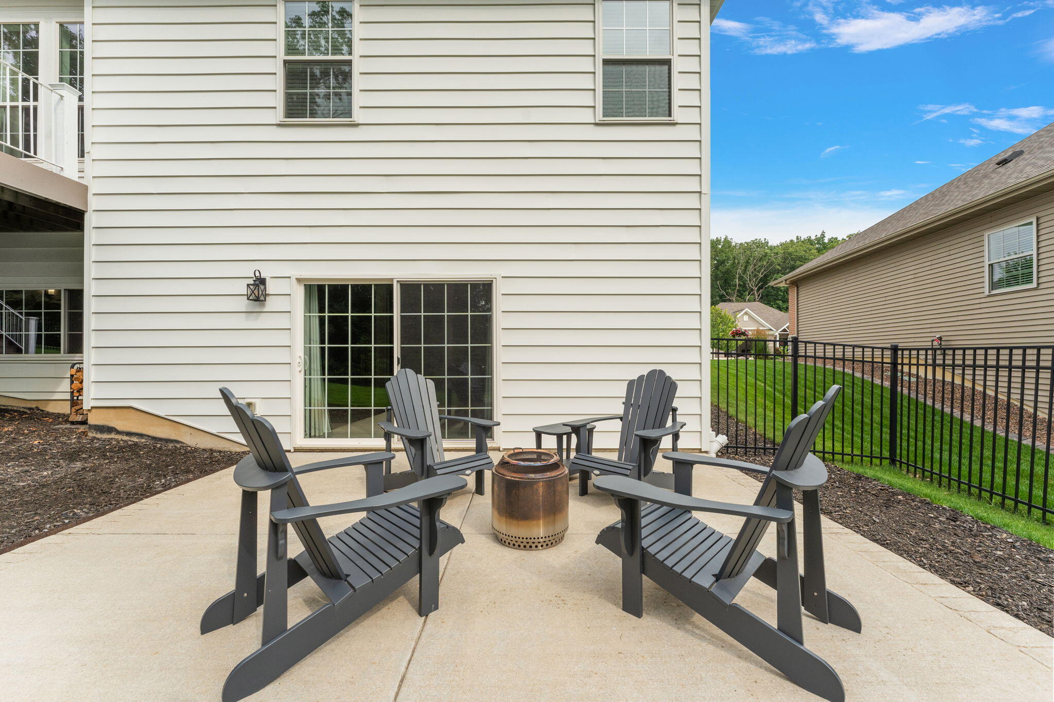 328 W Sedgewood Drive