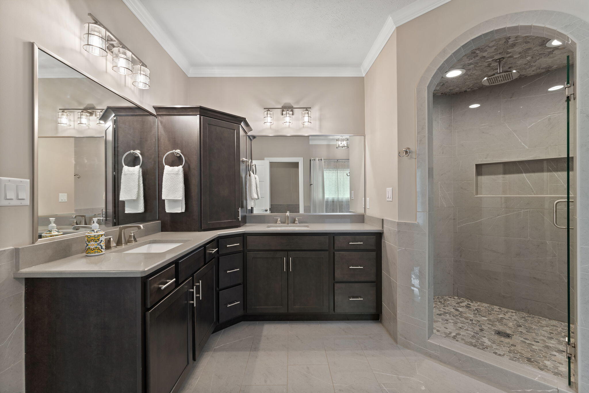 328 W Sedgewood Drive