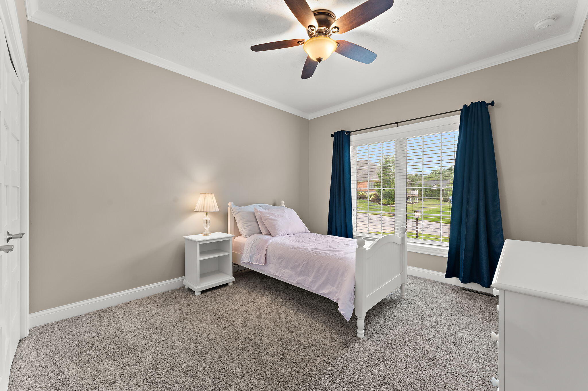 328 W Sedgewood Drive