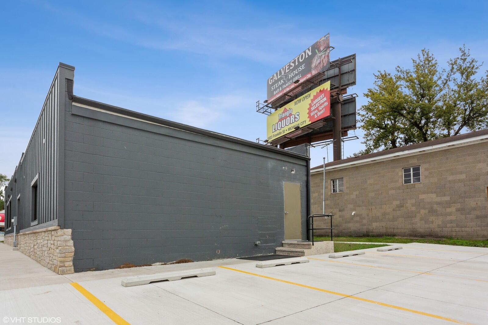 2701-03 Franklin Street