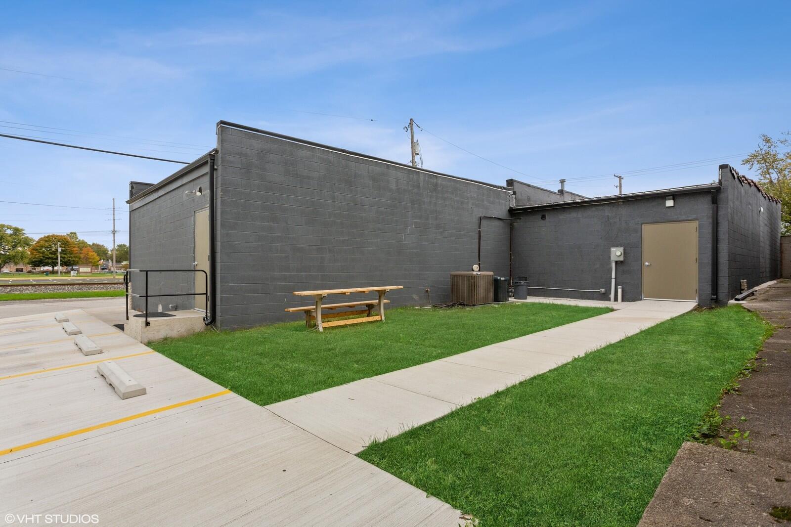 2701-03 Franklin Street