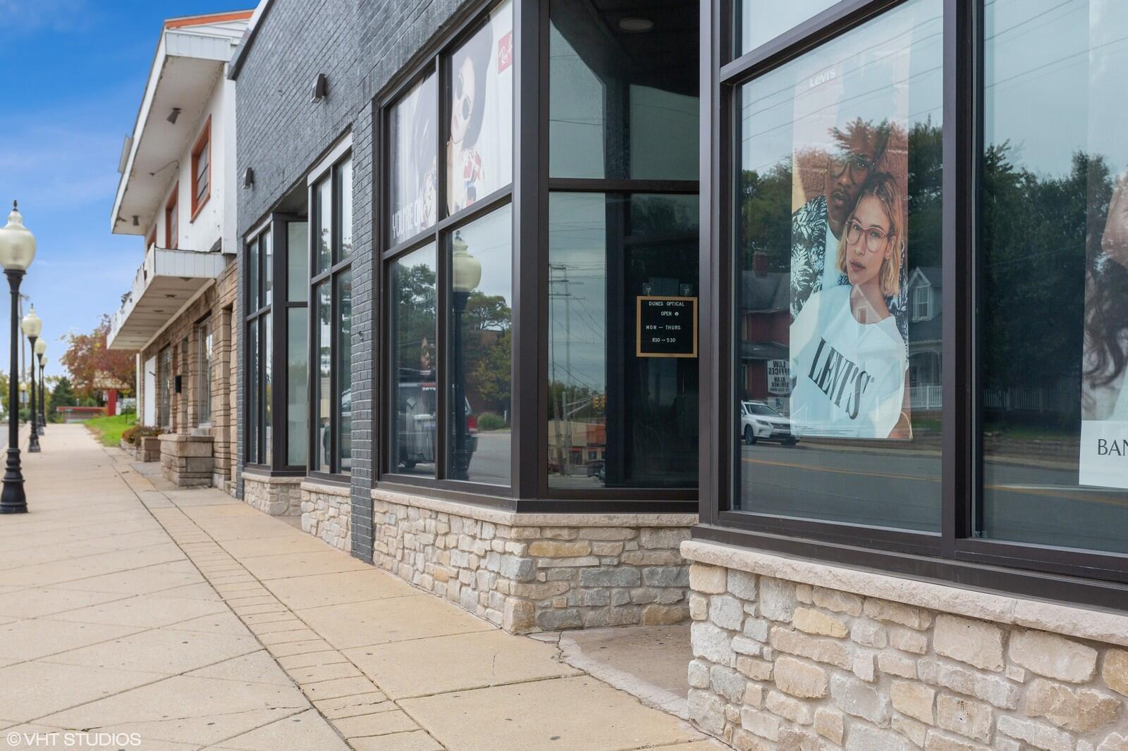 2701-03 Franklin Street