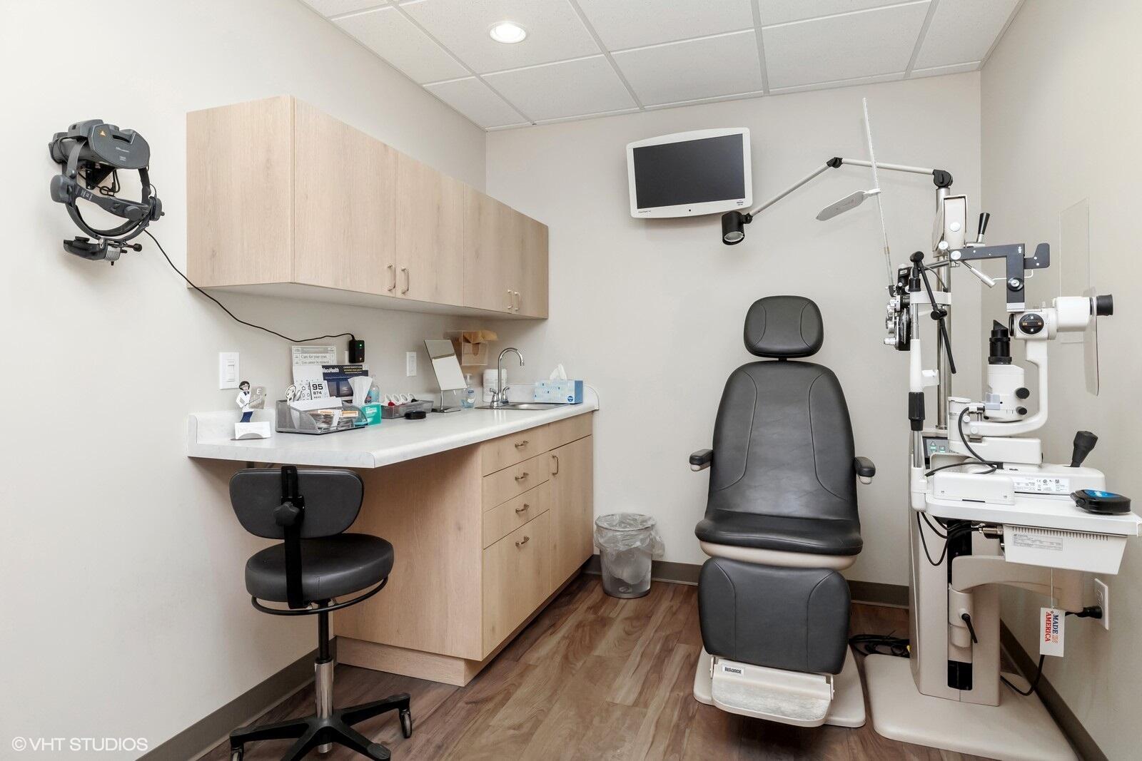 2701-03 Franklin Street