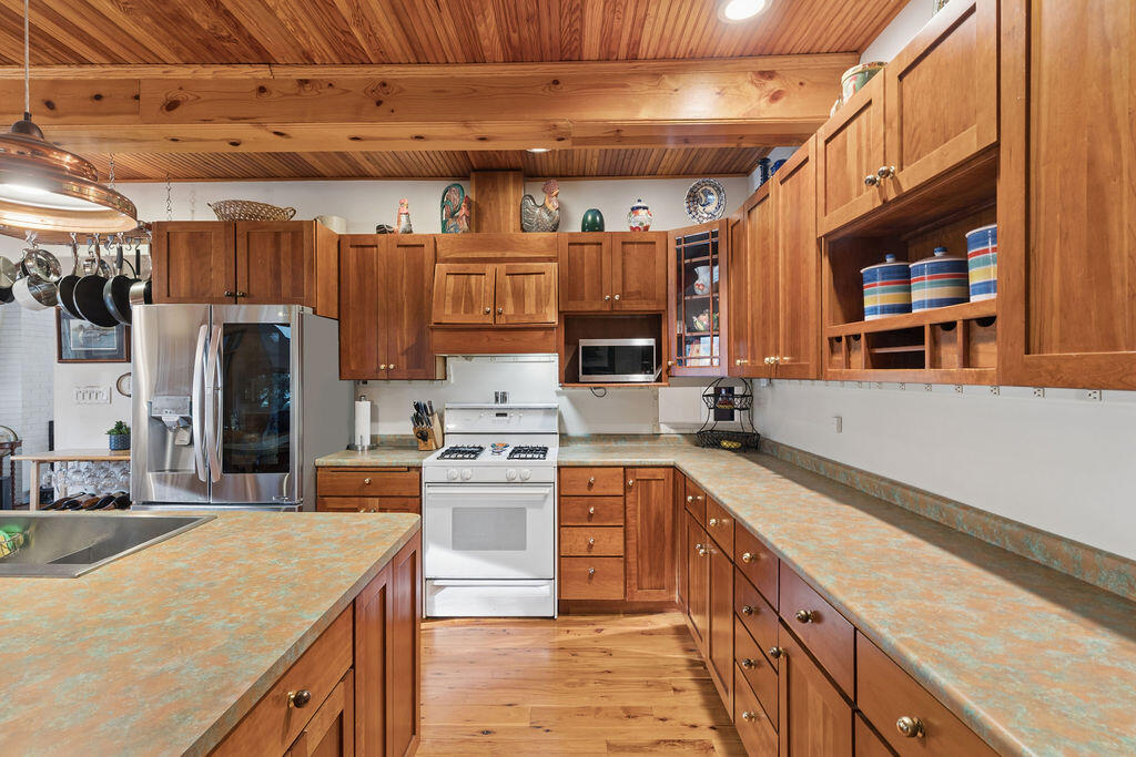 2707 Floral Trail