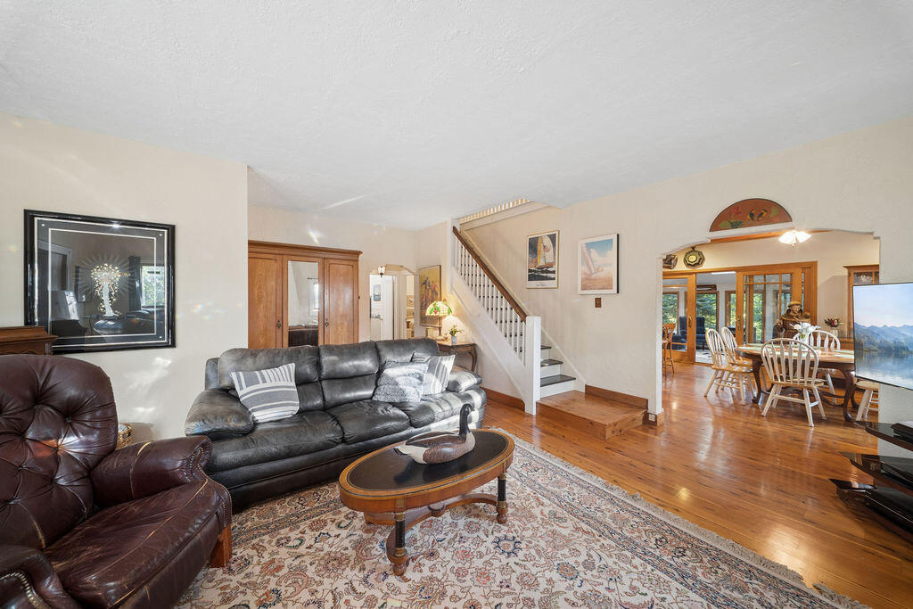 2707 Floral Trail