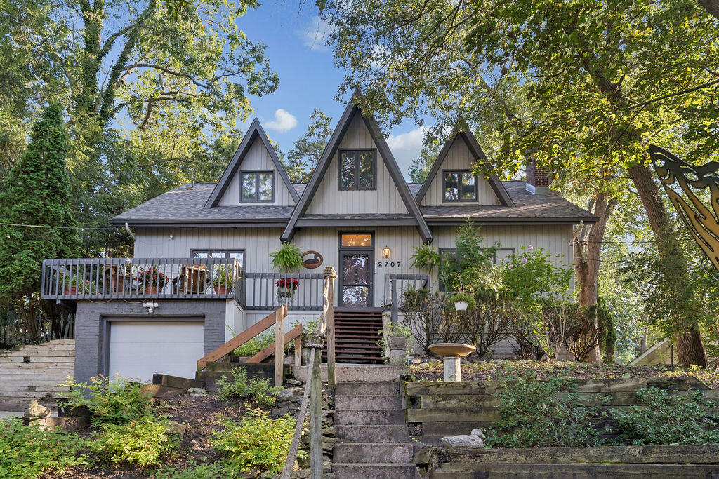 2707 Floral Trail