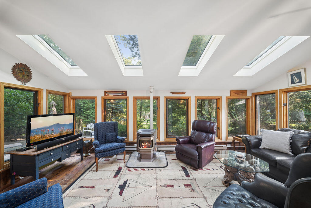 2707 Floral Trail