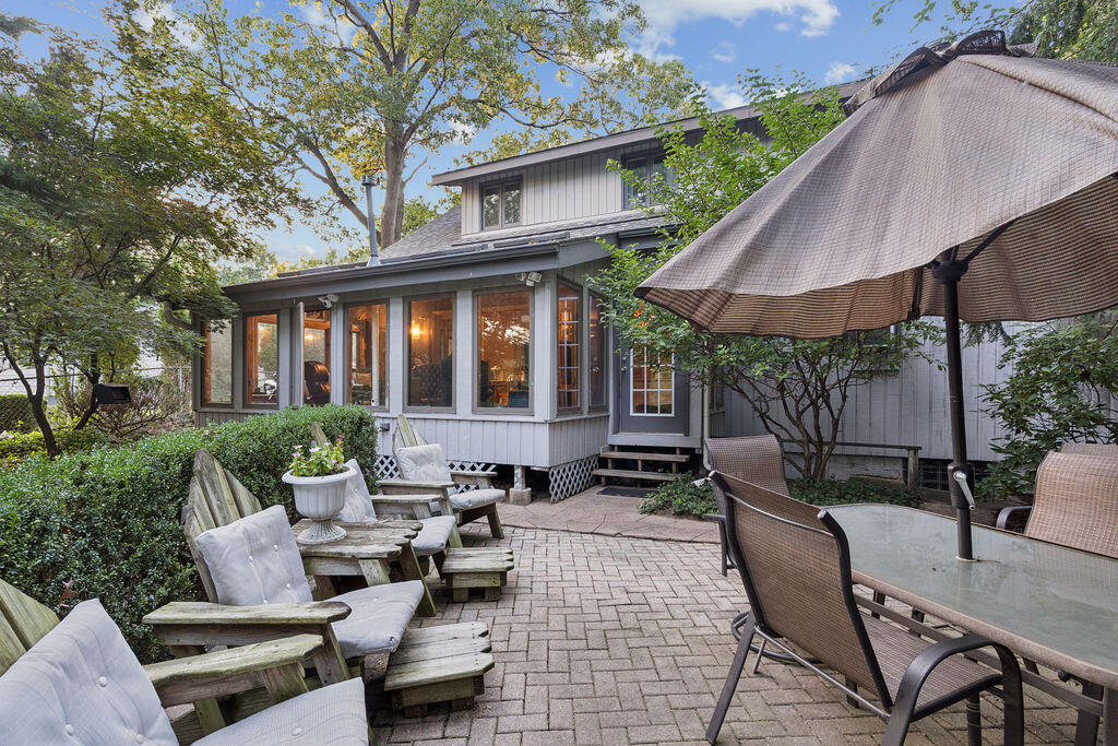2707 Floral Trail