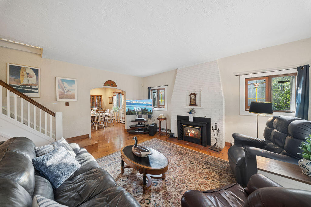 2707 Floral Trail