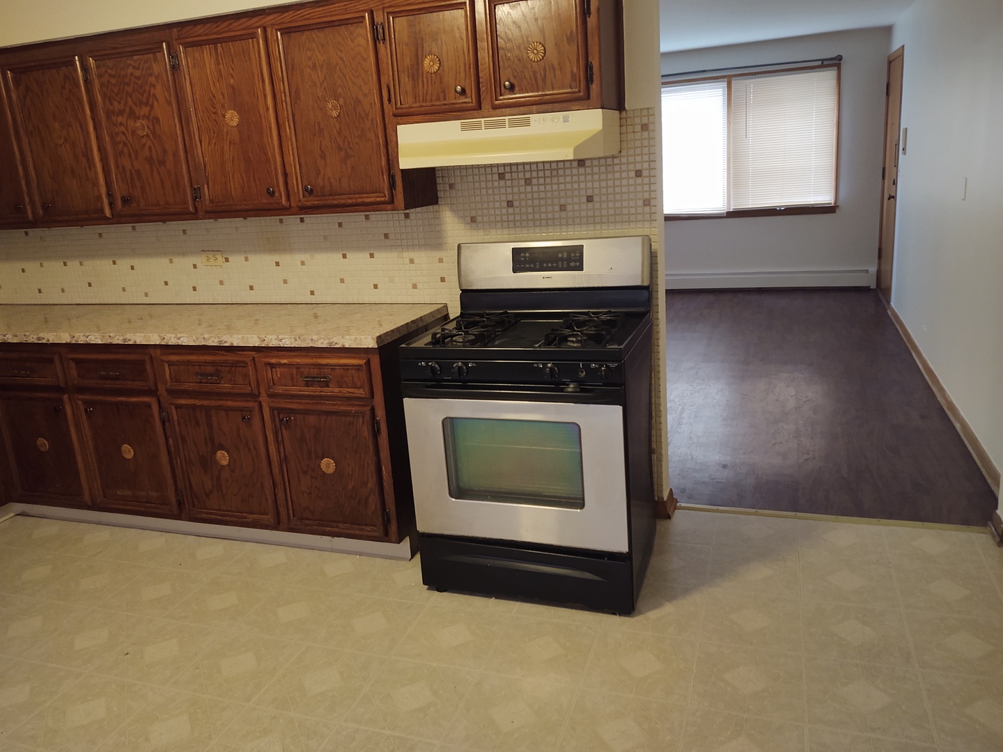 2414 N 76th Avenue Unit: 1E