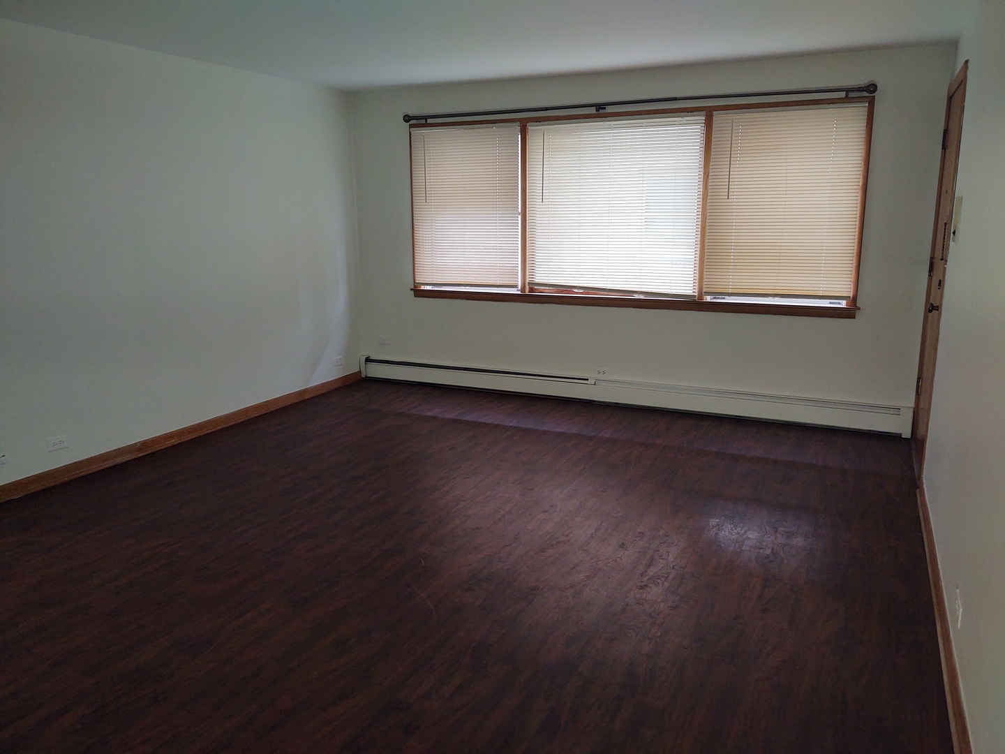 2414 N 76th Avenue Unit: 1E