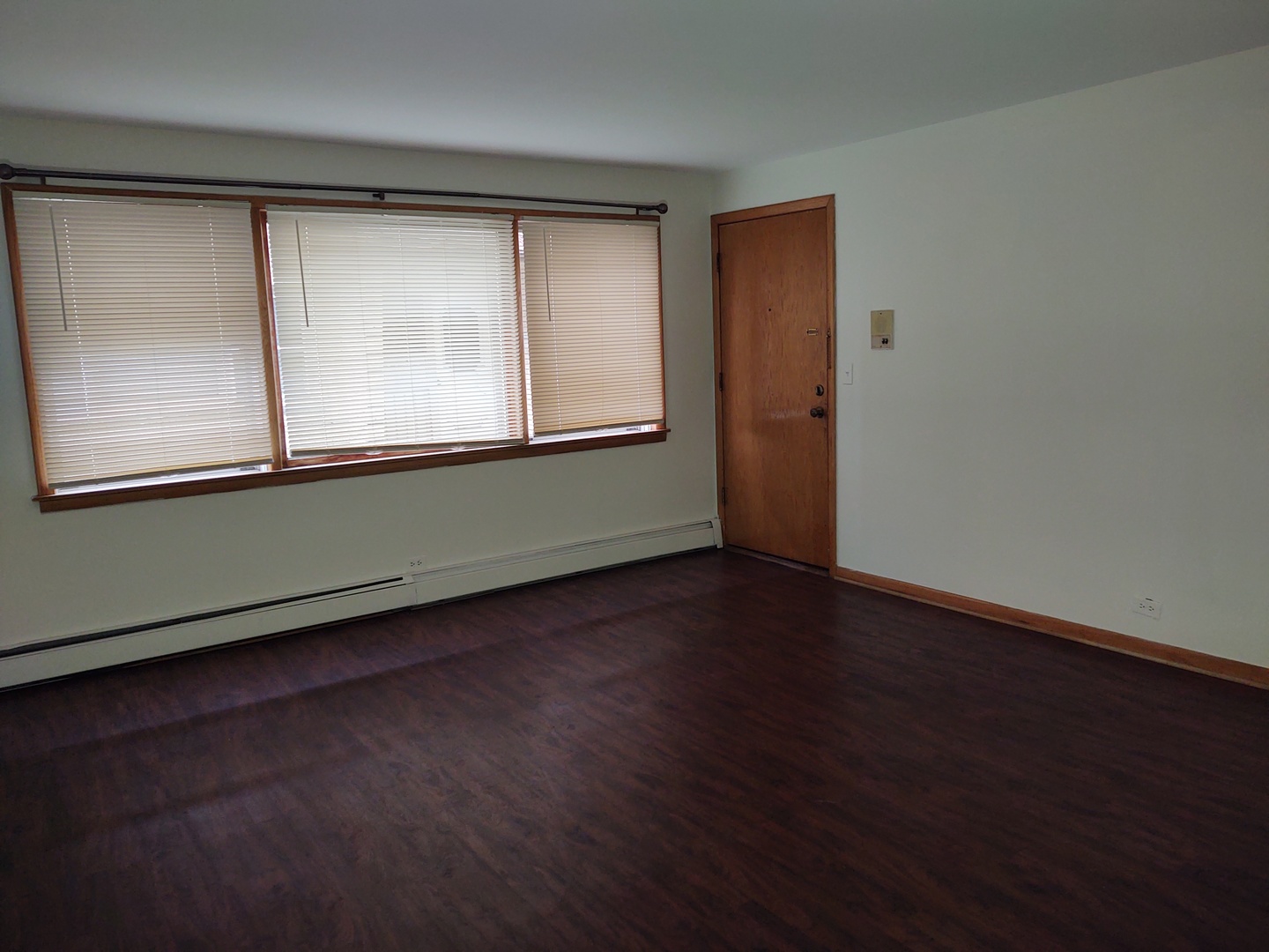 2414 N 76th Avenue Unit: 1E