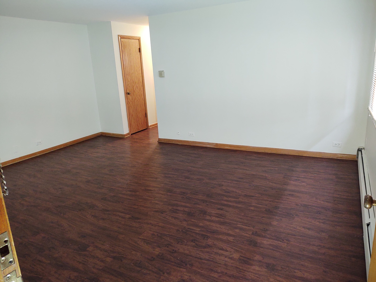 2414 N 76th Avenue Unit: 1E