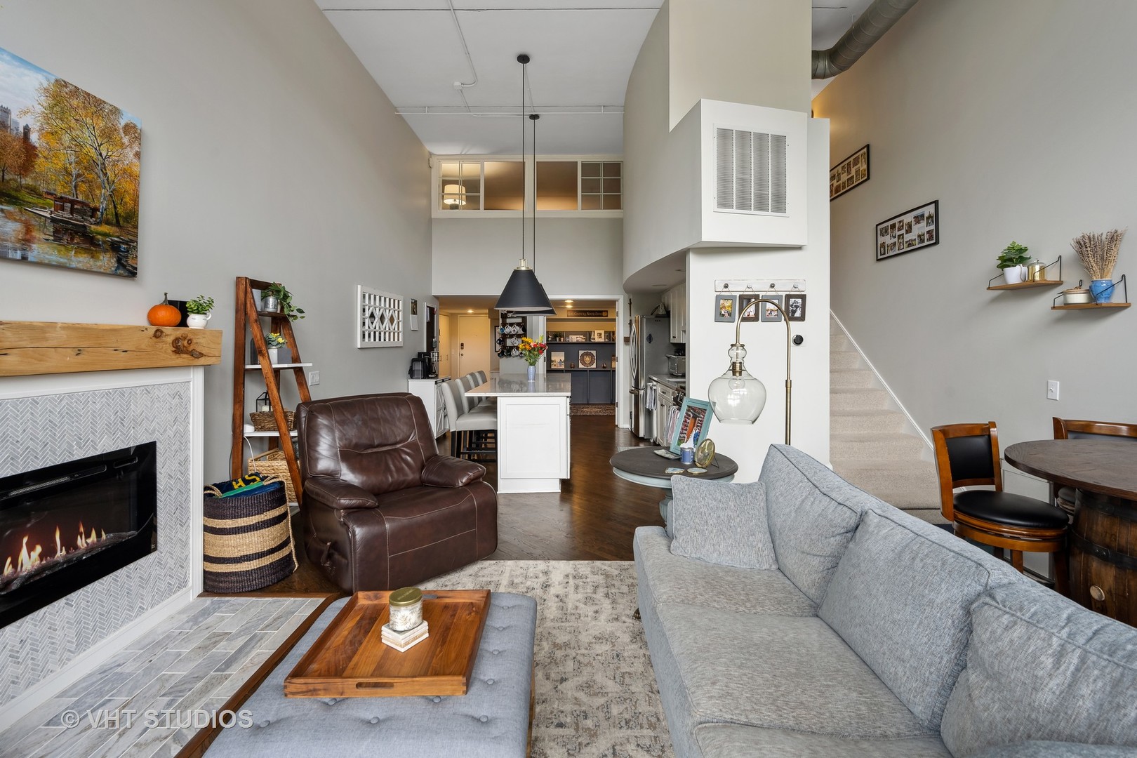 2012 W Saint Paul Avenue Unit: 301