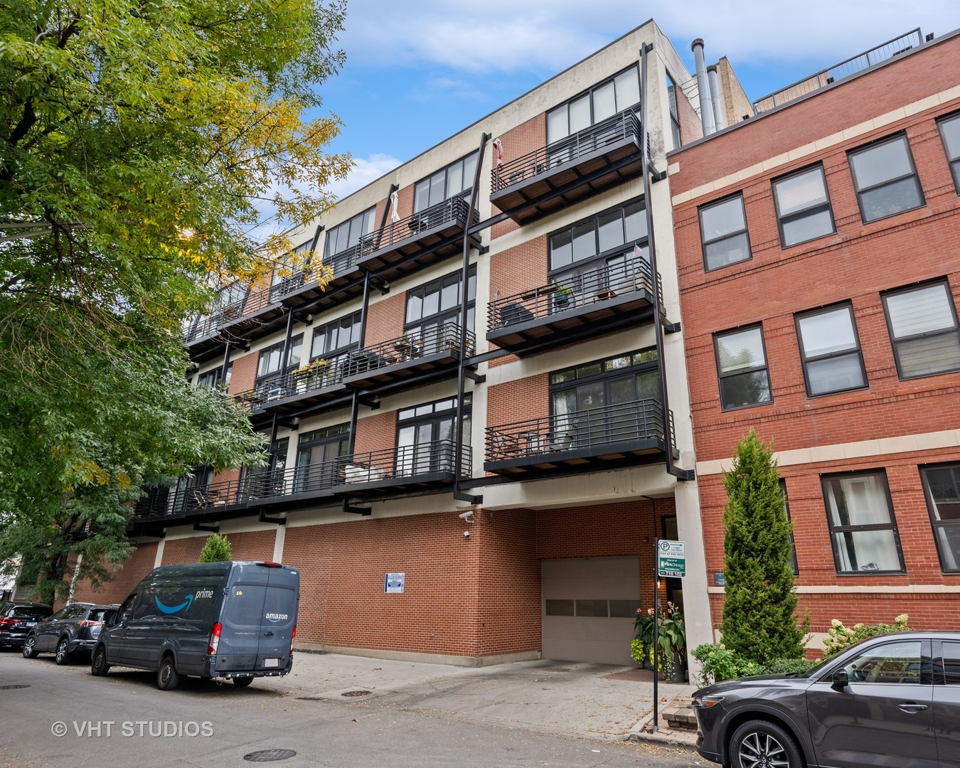 2012 W Saint Paul Avenue Unit: 301